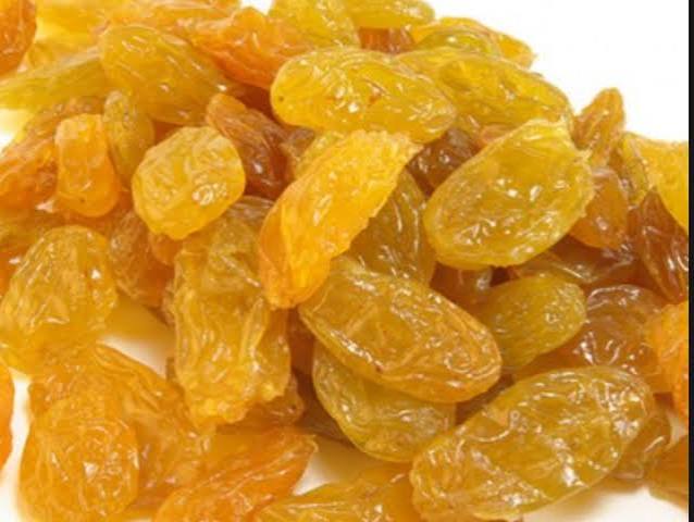 زبيب أشقر	